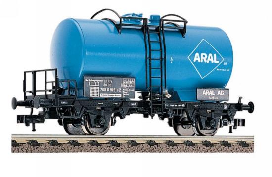 Tank car 'ARAL' with brake platform<br /><a href='images/pictures/Fleischmann/5413.jpg' target='_blank'>Full size image</a>